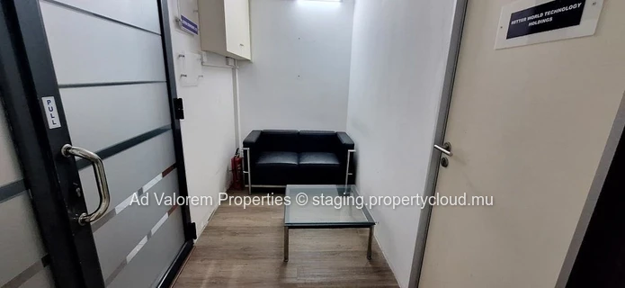 Bureau meublé à louer – 44 m² à Ebène