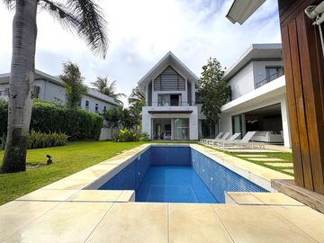 4 Bedroom Villa