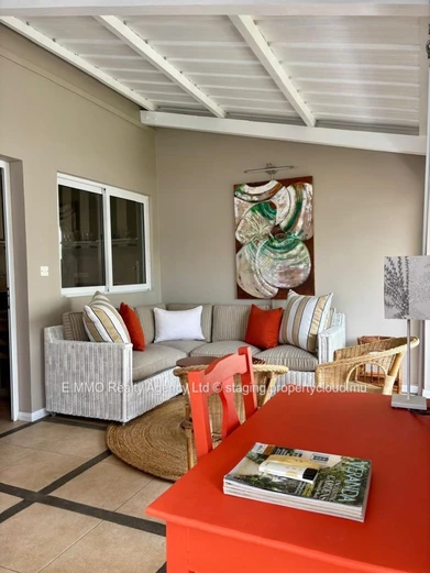 Penthouse meublé à vendre à Bain Boeuf – 2 chambres – À 2 minutes de la plage