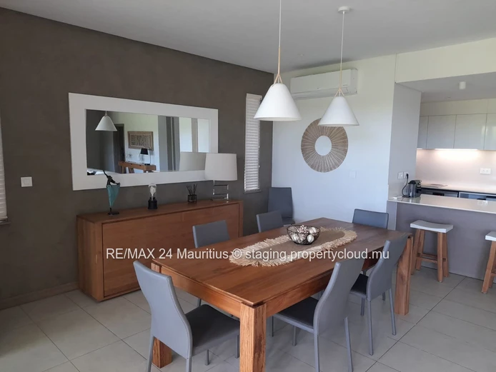 Exquisite 2-Bedroom Apartment with Golf Course Views