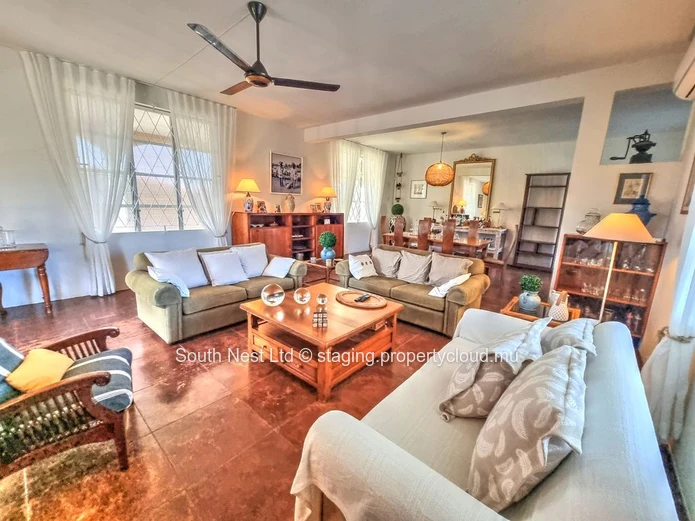  Beautiful House Off the Beaten Track! with 3 Bed,