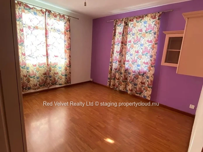  Family house of 6 bedrooms for Sale in Quatre Bornes !
