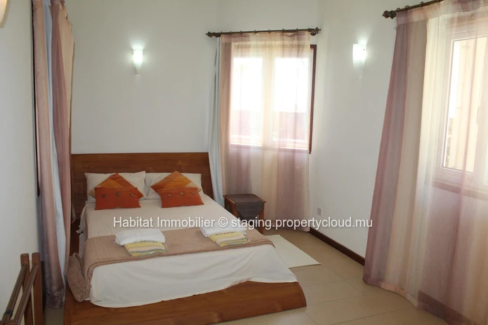 A VENDRE - Townhouse meublé et équipé de 200 m2 dans une résidence sécurisée 24/7 à Palmar. 