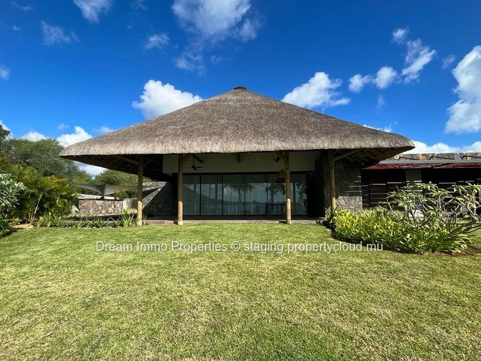 Unique Opportunity To Own A Beachfront Villa In Mauritius ! 