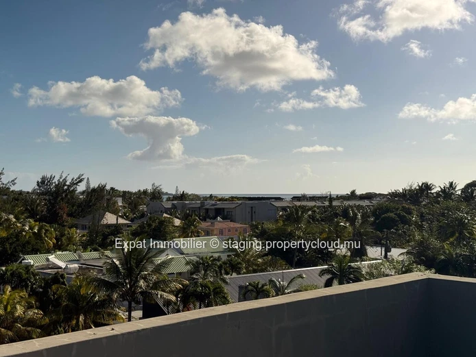 À vendre – Penthouse moderne avec rooftop et piscine privée à Péreybère