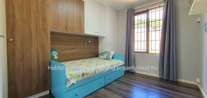 A louer - Magnifique maison de plain-pied de 220 m2 meublée et équipée située dans un quartier résidentiel à Sorèze