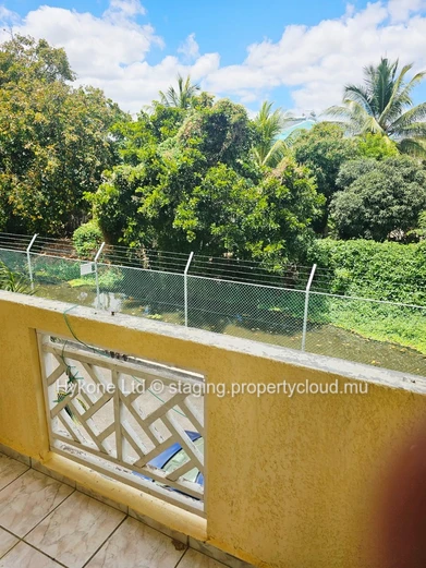 Triplex En Vente À Flic En Flac