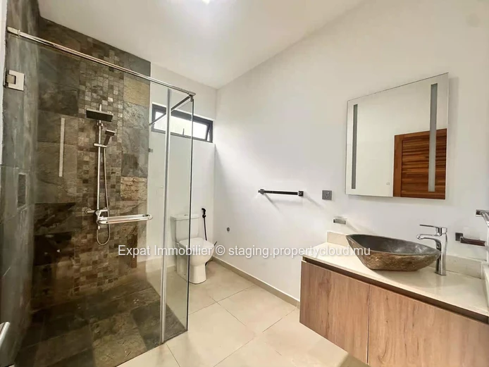 Bright 3-Bedroom Villa for Rent in Saint-François, Calodyne – Comfort, Privacy & Ideal Location
