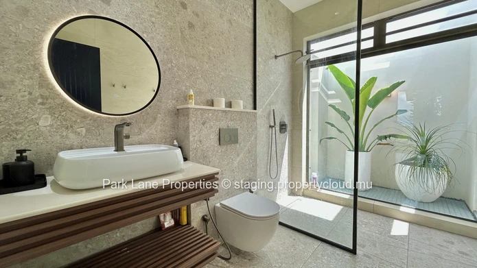Elegant 3-Bedroom Villa for Rent in Golf Estate