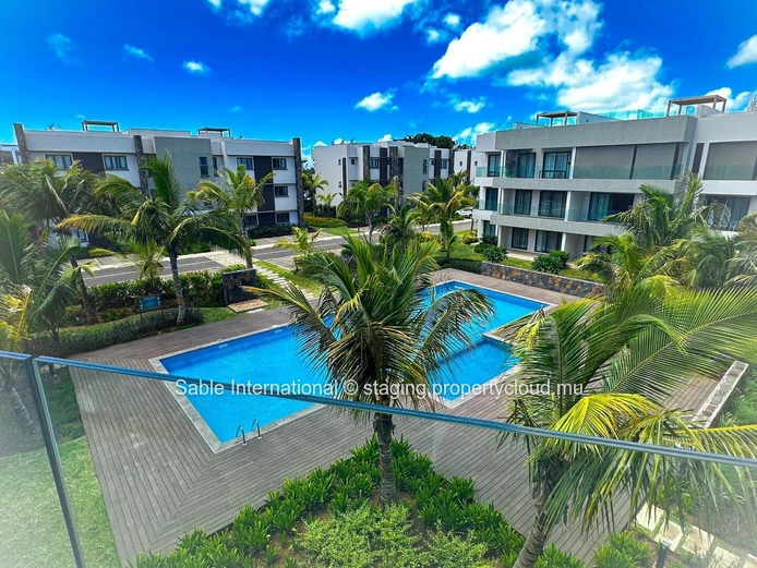 Luxury Penthouse with Sea Views & Rooftop terrace pool.
