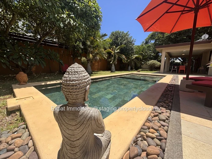 Stunning Villa With Tree-Lined Garden, Slate Swimming Pool And Outbuilding In Péreybère