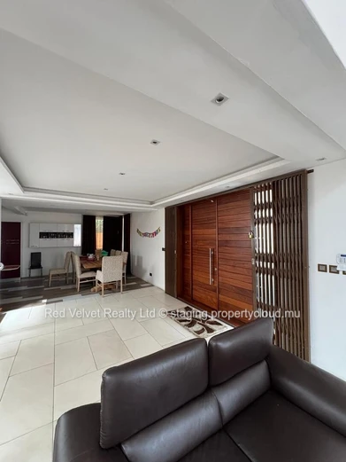FOR SALE: Spacious 4-Bedroom House in Vacoas – Rs 25M
