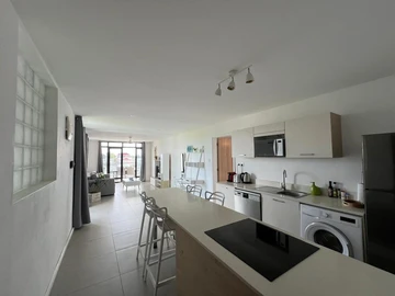 16 Bedroom Building