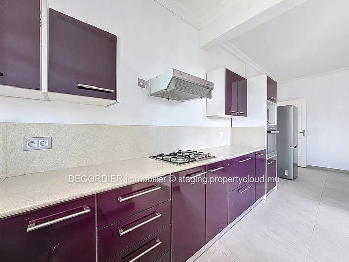 Belle villa moderne de 230 m² à Pereybere – Résidence sécurisée avec piscine (Mandat exclusif)