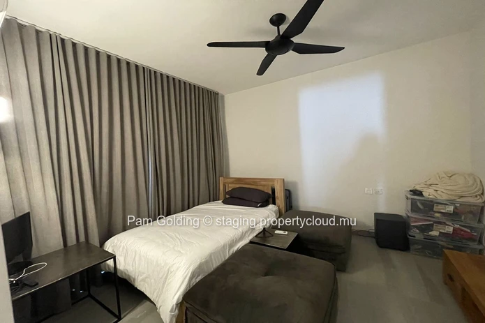 Impressive 3 Bedroom Apartment with Ocean Views and direct beach access in Tamarin