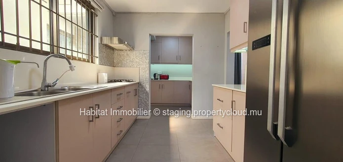 A louer - Magnifique maison de plain-pied de 220 m2 meublée et équipée située dans un quartier résidentiel à Sorèze