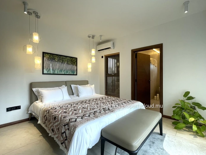 Villas neuves avec piscine privée à proximité immédiate de la mer