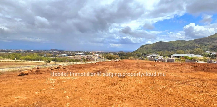 Stunning residential land of 516 toises in Bagatelle, nestled within the Moka Smart City