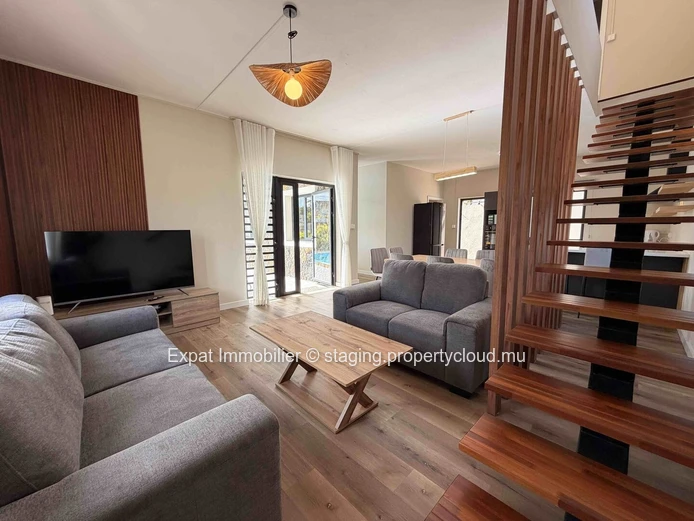 Villa neuve 3 chambres avec piscine privative à louer – Calodyne