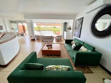 4 Bedroom Villa