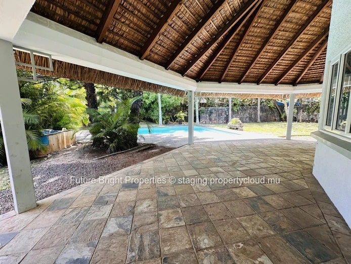 The Tropical Charm of a Spacious Creole Home in Grand Baie