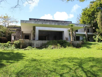5 Bedroom Villa