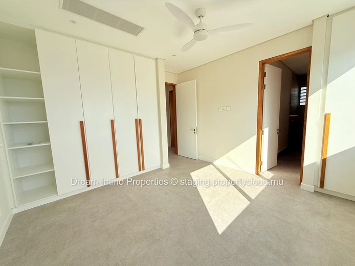 Amazing Beachfront Penthouse With Sea & Mountain View At Black River - Mauritius