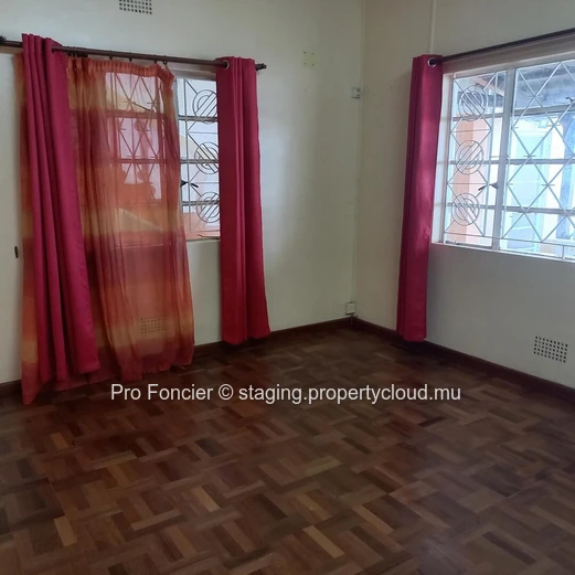 Office for rent in Quatre-Bornes - Prime central location