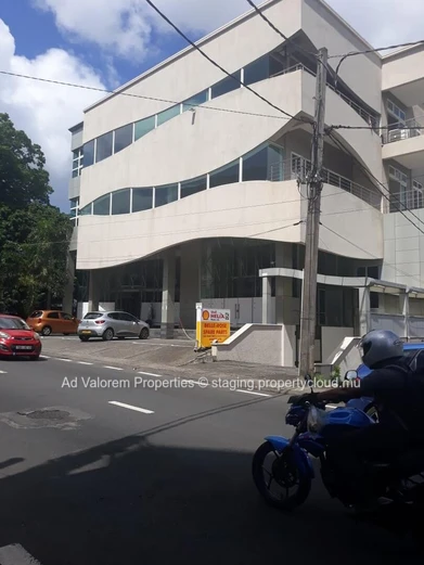Espace Commercial/Bureau/Call Center a louer – Belle Rose
