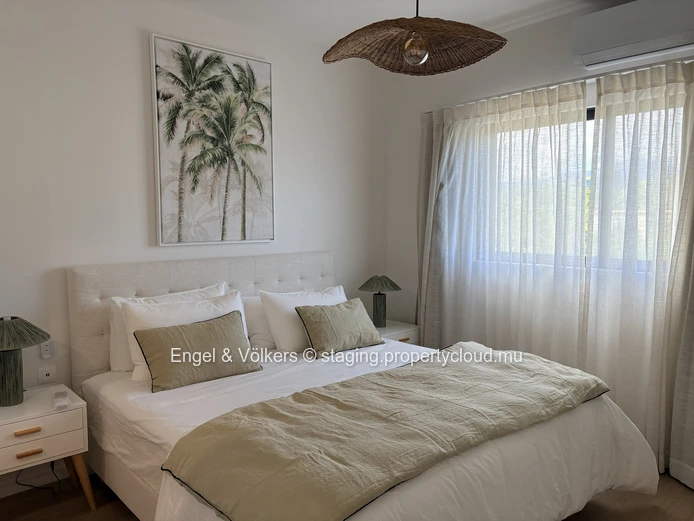 FOR RENT - 4 Bedrooms apartment in Tamarin