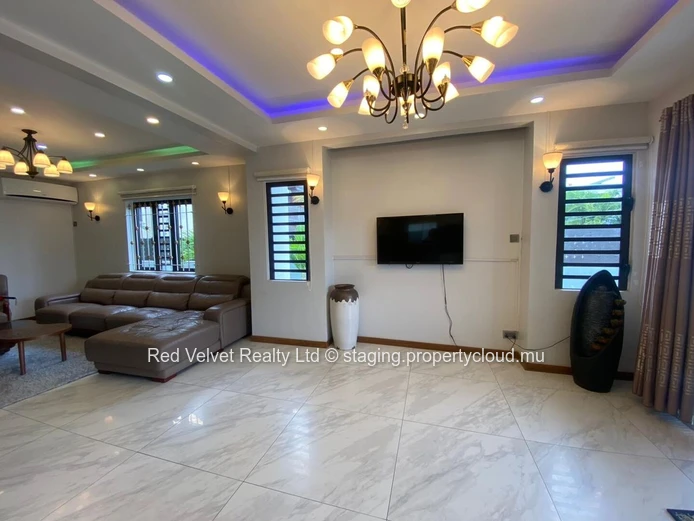 Villa for Rent in Péreybère, North