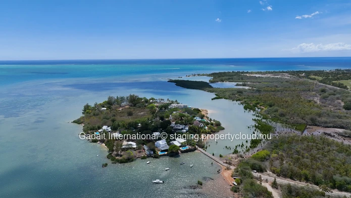 Exclusive First-Floor Apartment –Refined Waterfront Living
