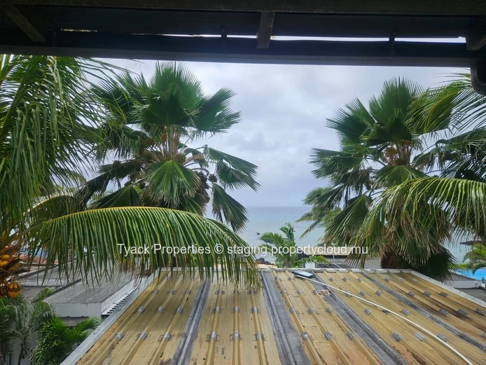 Penthouse en Bord de Mer avec Vue Imprenable – Pointe aux Biches