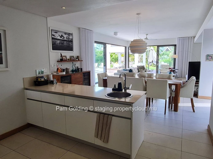 Luxueuse Villa de 4 Chambres au Mont Choisy - Vie Intérieure-Extérieure Harmonieuse