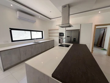 4 Bedroom Villa