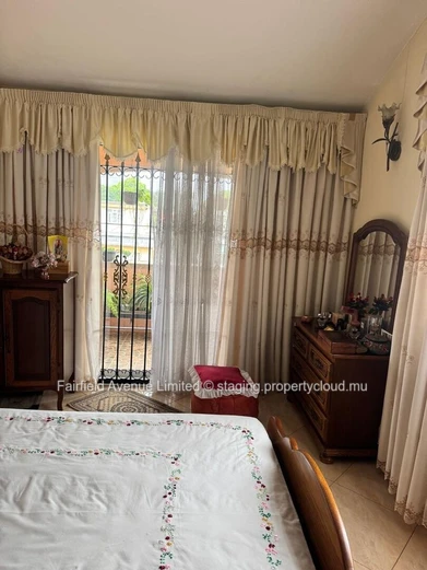Maison 3 chambres à vendre à Rose Hill avec jardin