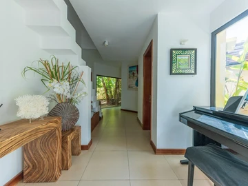 5 Bedroom Villa