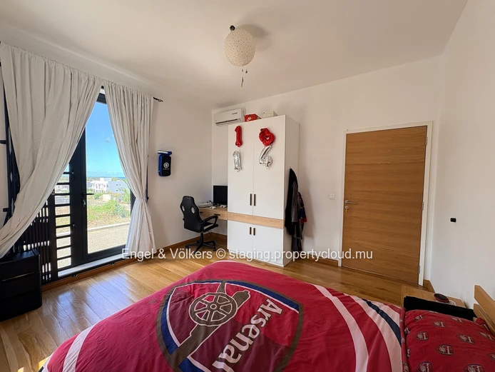 FOR RENT - Architect-designed house in Flic en Flac