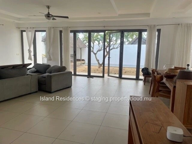 single storey house with 3 bedrooms, pool and parking in a secured residence