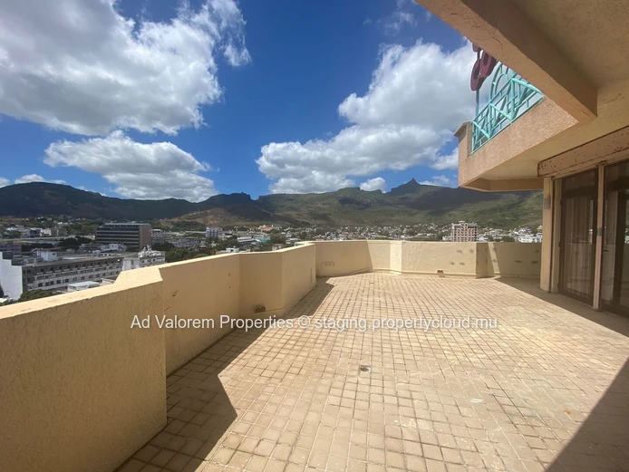 Commercial space for sale in the Capital.