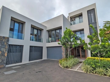 5 Bedroom Villa