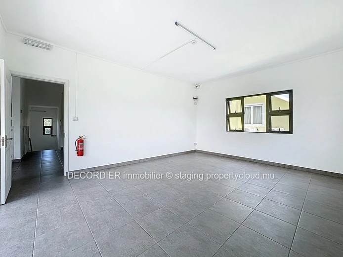 Beautiful Property for Rent – Ideal for Residential or Commercial Use