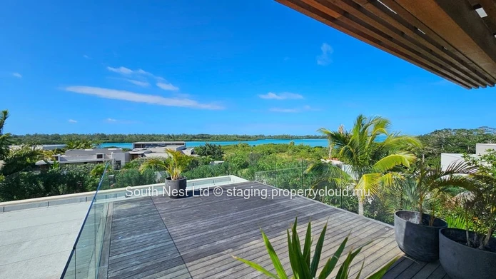 4-bed villa with a modern architecture in a prestigious golf estate
