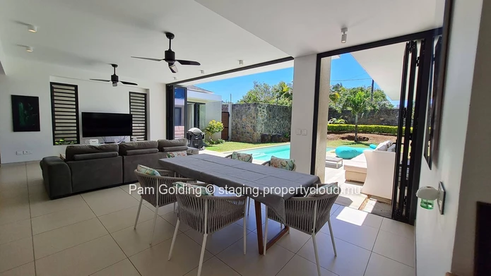"Villa PDS à vendre à Grand Baie, 325m² habitable, terrain 511m², 4 chambres. Prix $. Ne manquez pas!"