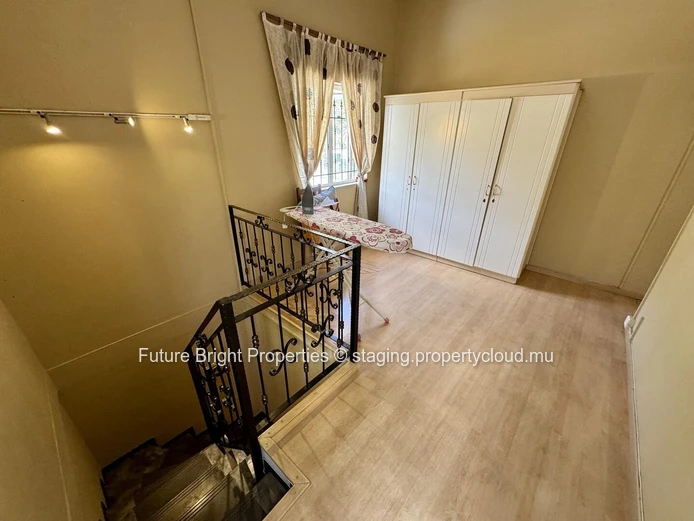 Coastal Charm & Comfort in the Heart of Albion – Just Steps from the Beach!