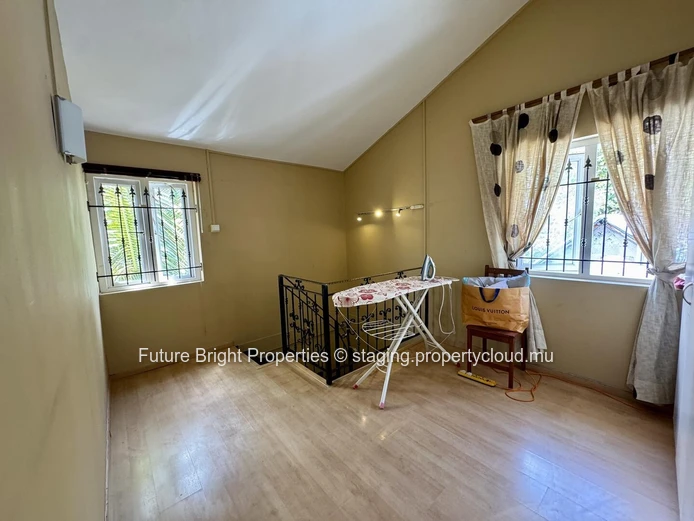 Coastal Charm & Comfort in the Heart of Albion – Just Steps from the Beach!