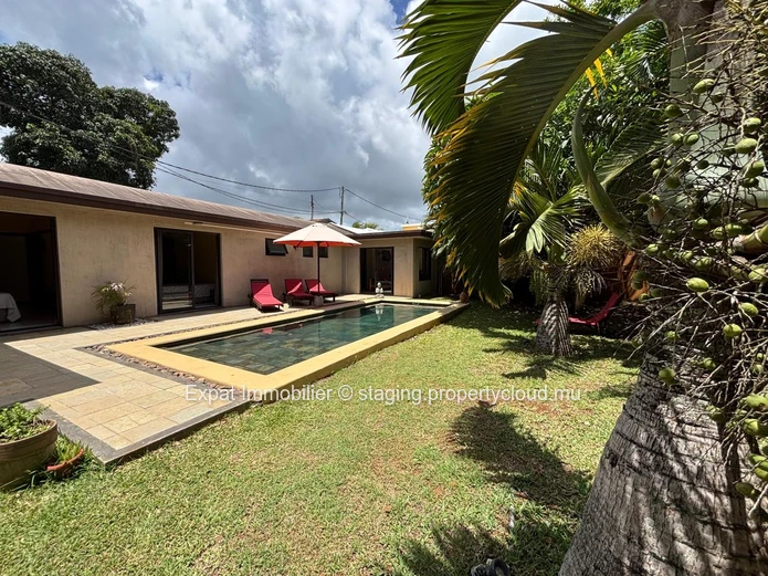 Stunning Villa With Tree-Lined Garden, Slate Swimming Pool And Outbuilding In Péreybère
