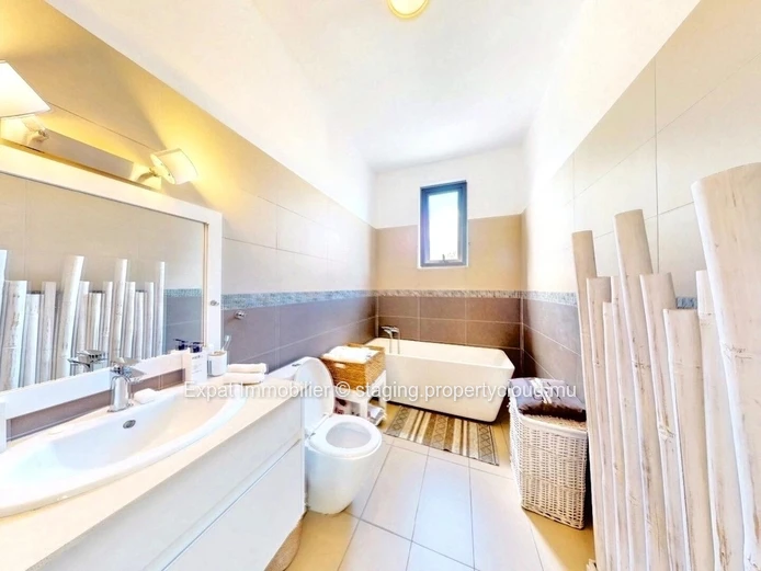 Exceptional Villa Accessible to Foreigners with Residence Permits in Grand Baie