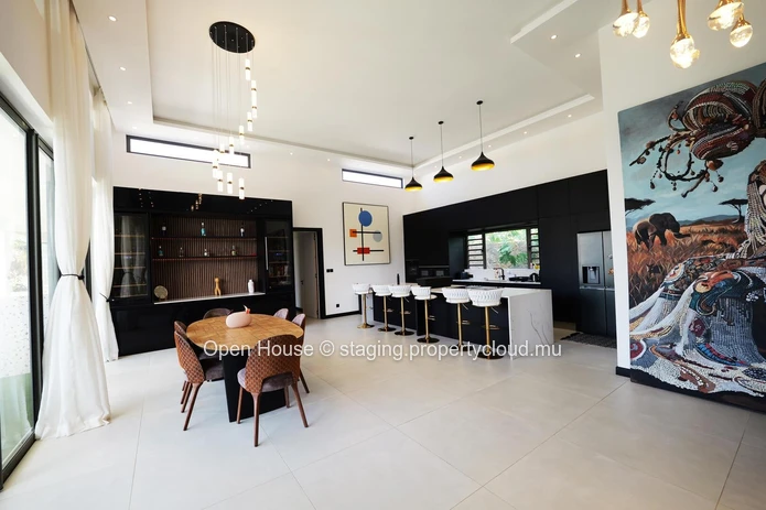 Villa PDS à vendre à Grand Baie, 435M² habitables, terrain 855m², 4 chambres, piscine privée, garage double caractéri...