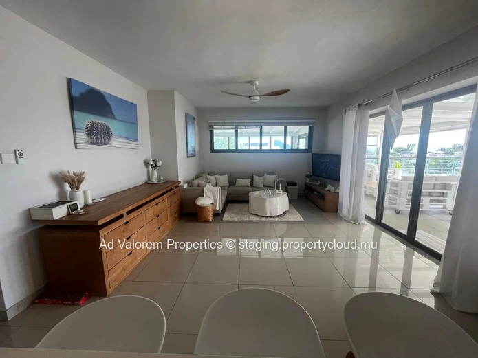 Stunning Furnished Penthouse for Rent in Black River – 150 m² (Sole Mandate)
